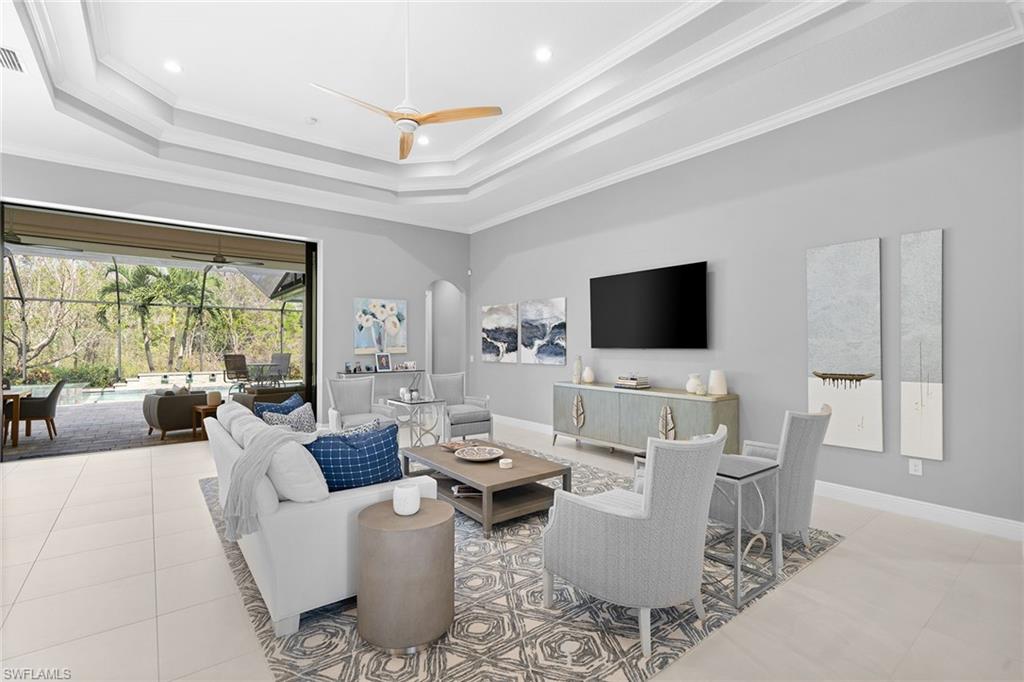 TWIN EAGLES - Residential