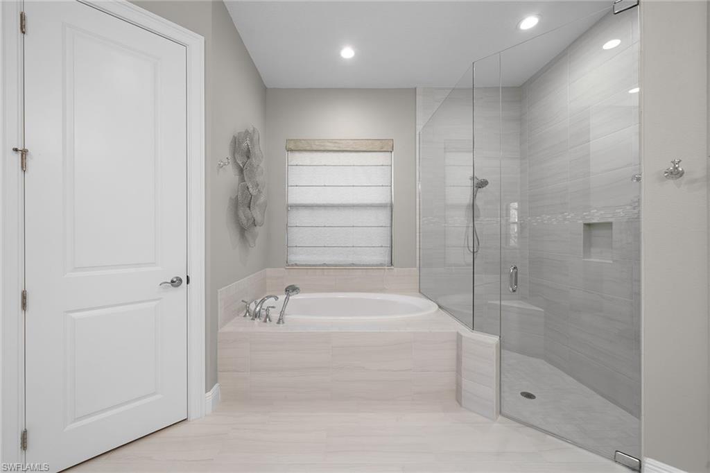 TWIN EAGLES - Residential