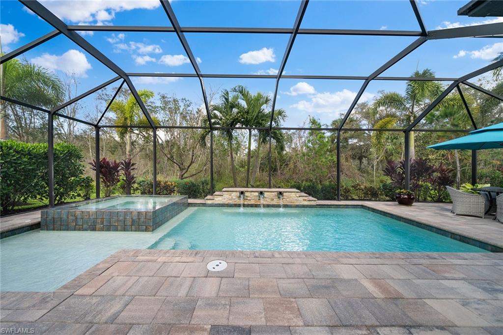 TWIN EAGLES - Residential