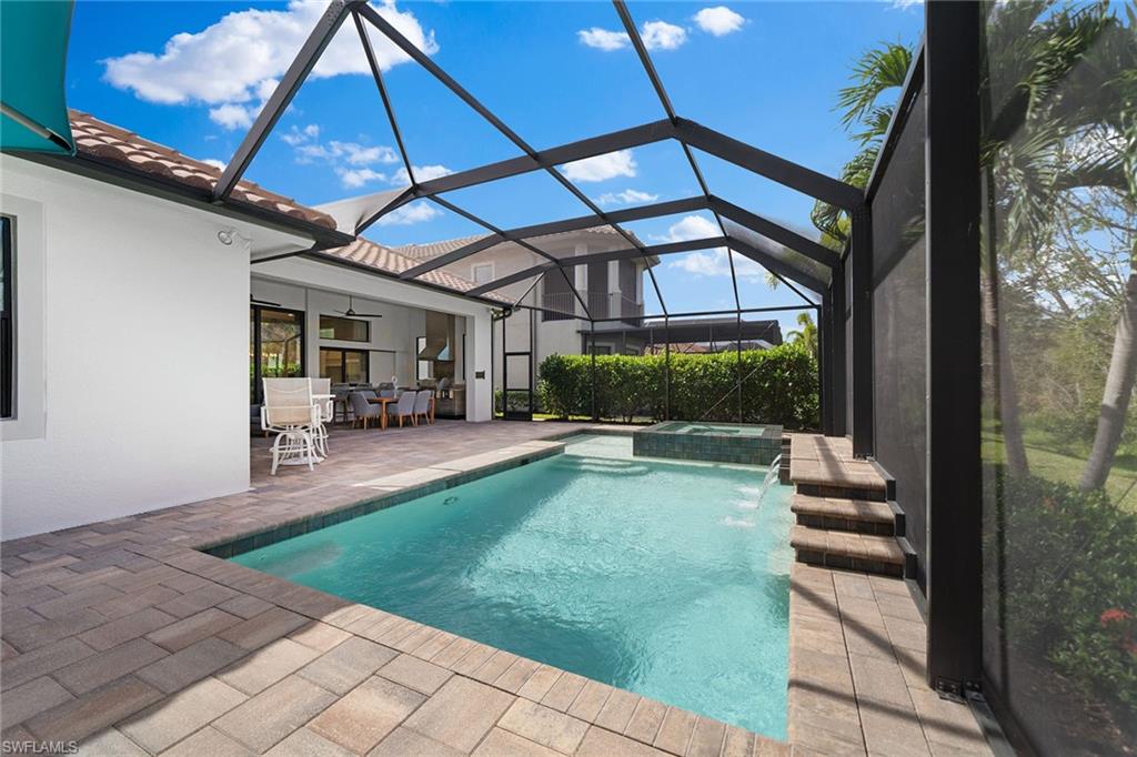 TWIN EAGLES - Residential