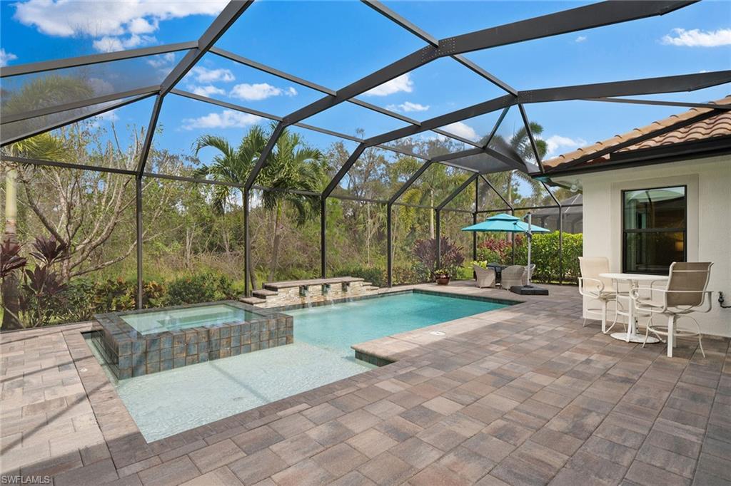 TWIN EAGLES - Residential