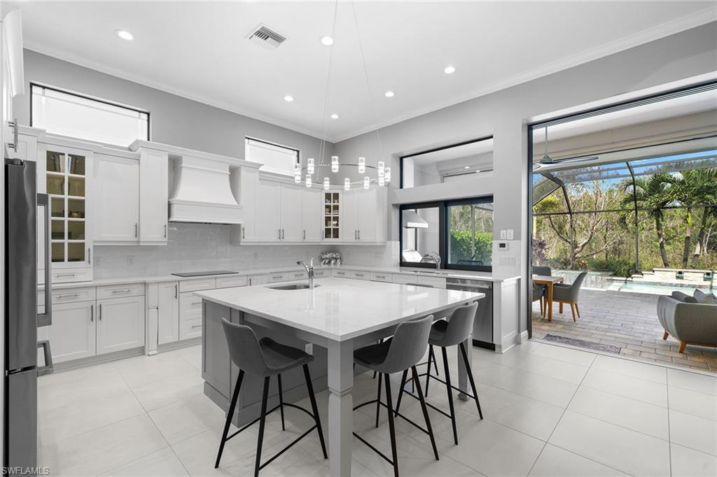 TWIN EAGLES - Residential