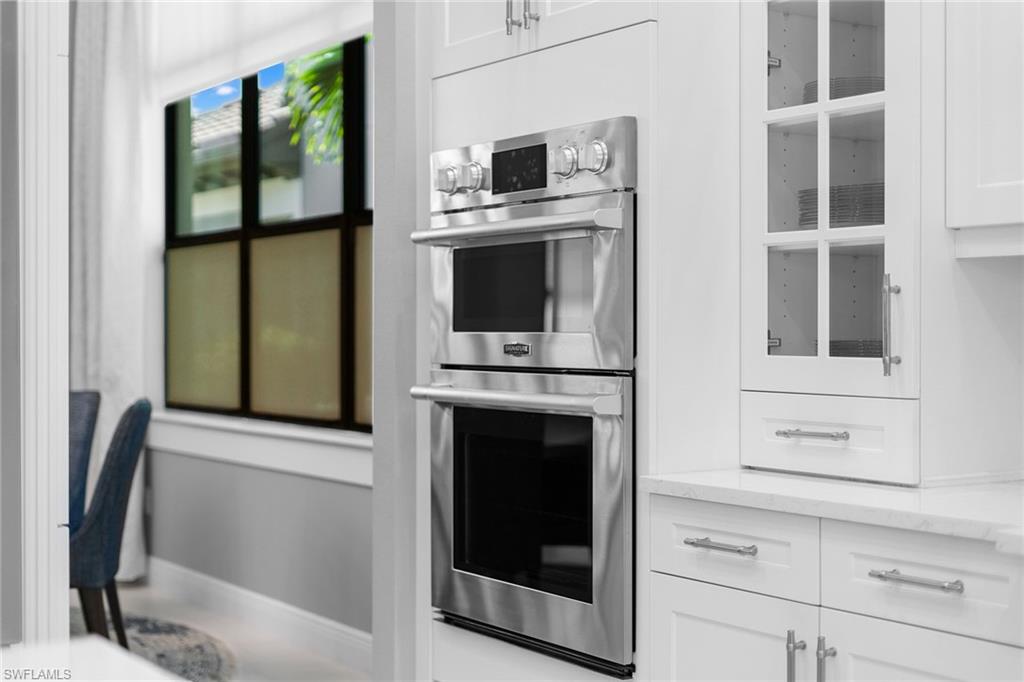 TWIN EAGLES - Residential