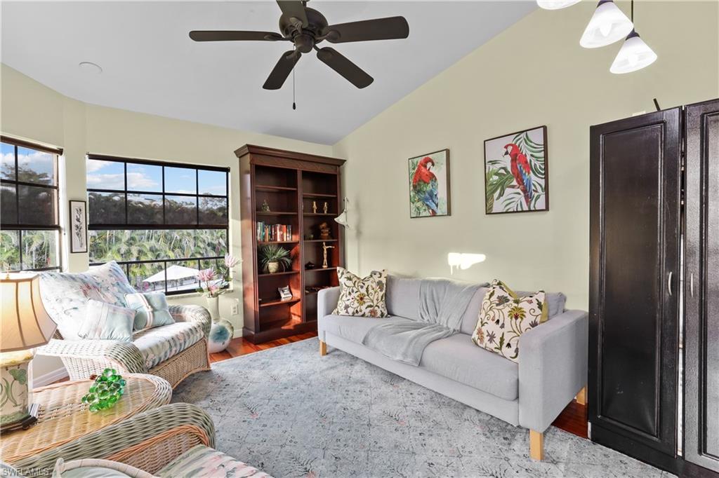 KINGS LAKE - Residential