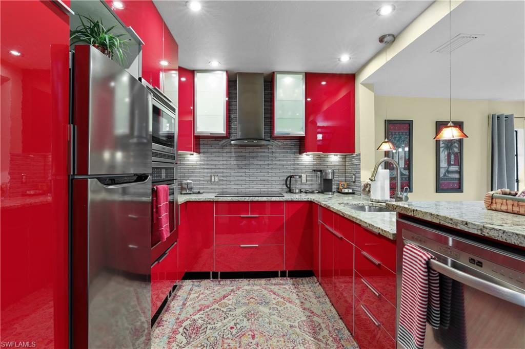 KINGS LAKE - Residential