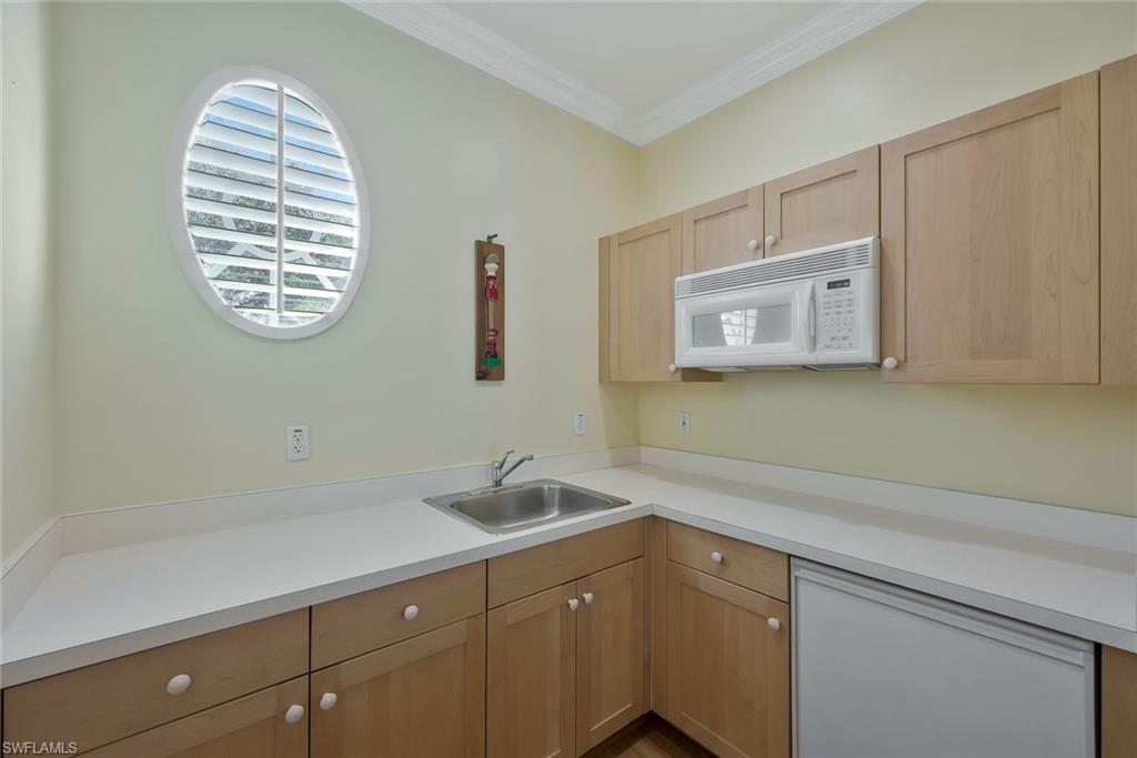 HAMPTON ROW - Residential