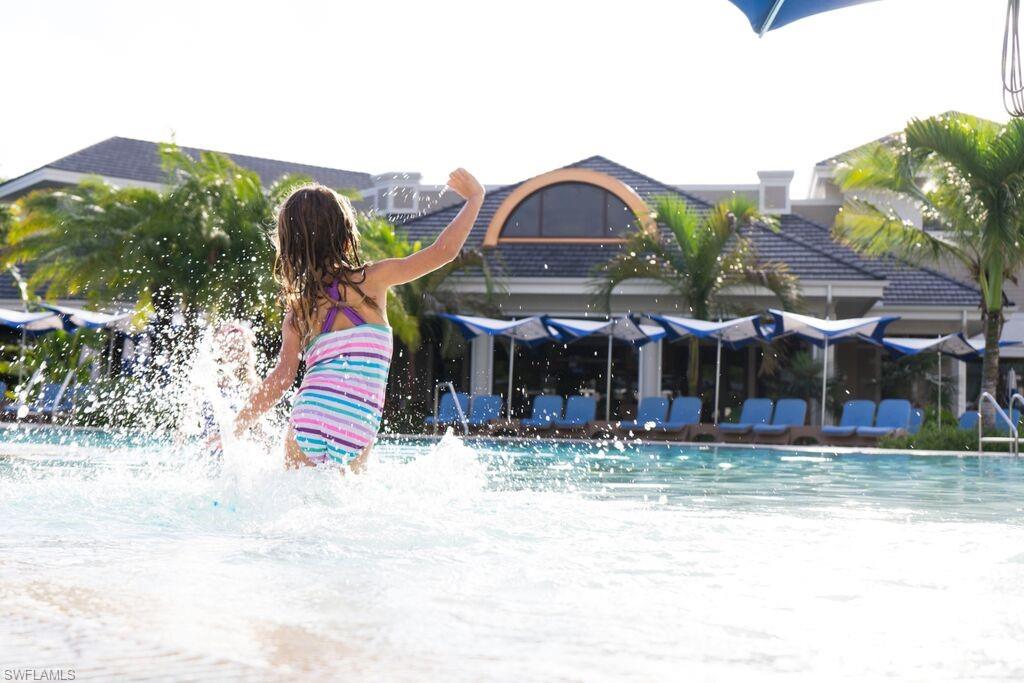 TRADITIONS - Residential