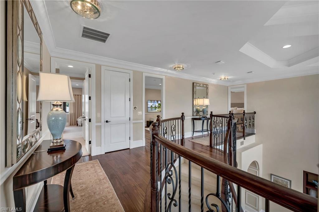 TRADITIONS - Residential