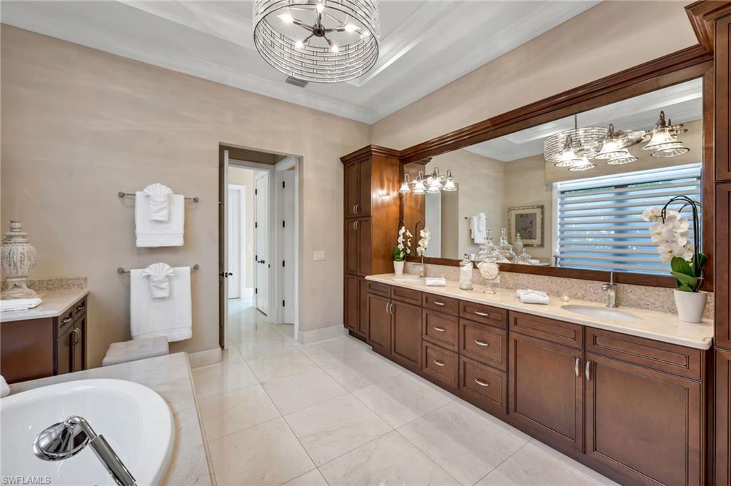 TRADITIONS - Residential