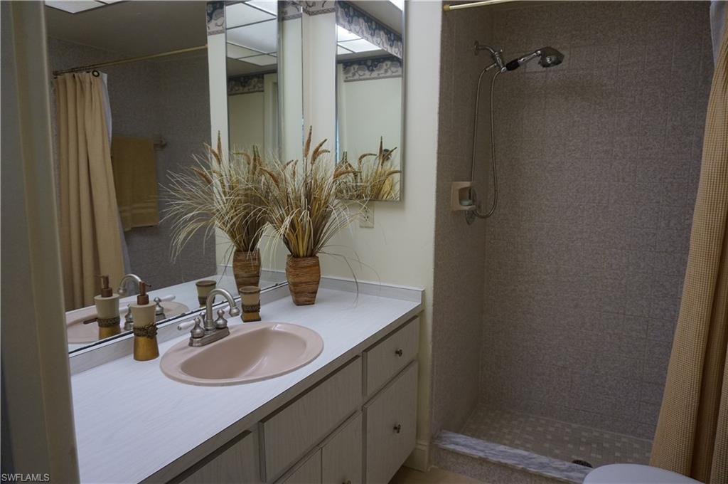 LA BUENA VIDA CONDO - Residential