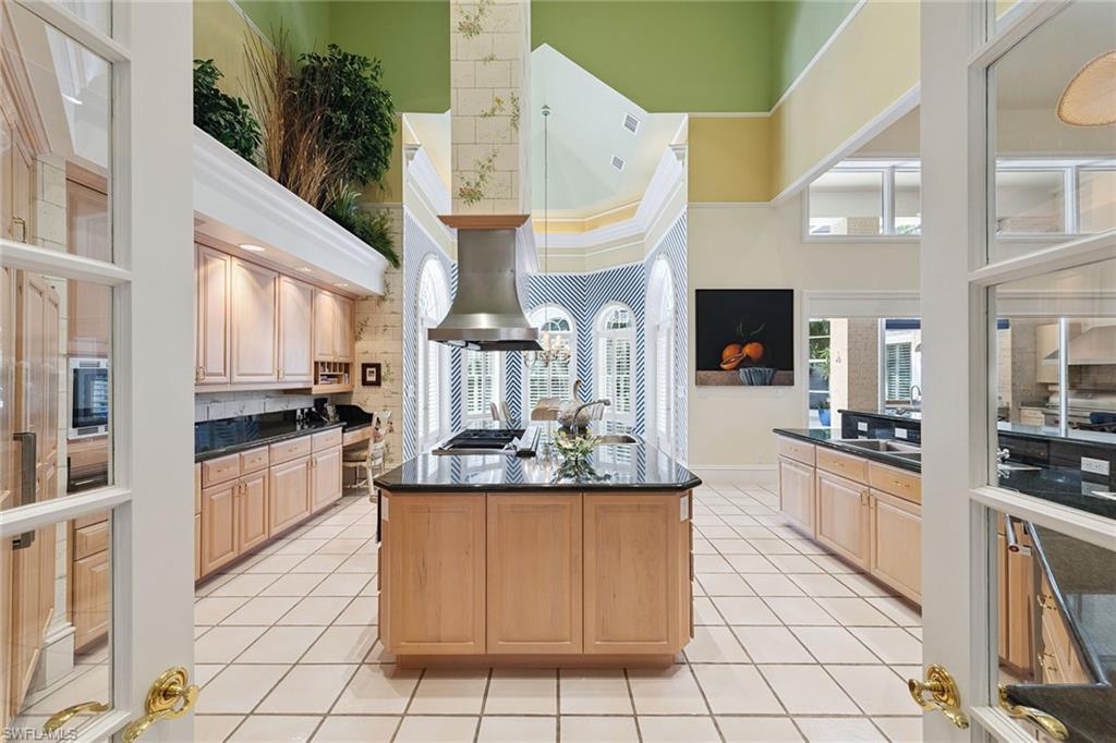 BAY COLONY SHORES - Residential