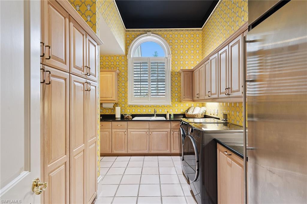 BAY COLONY SHORES - Residential