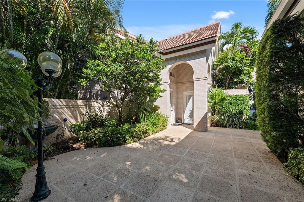 BAY COLONY SHORES - Residential