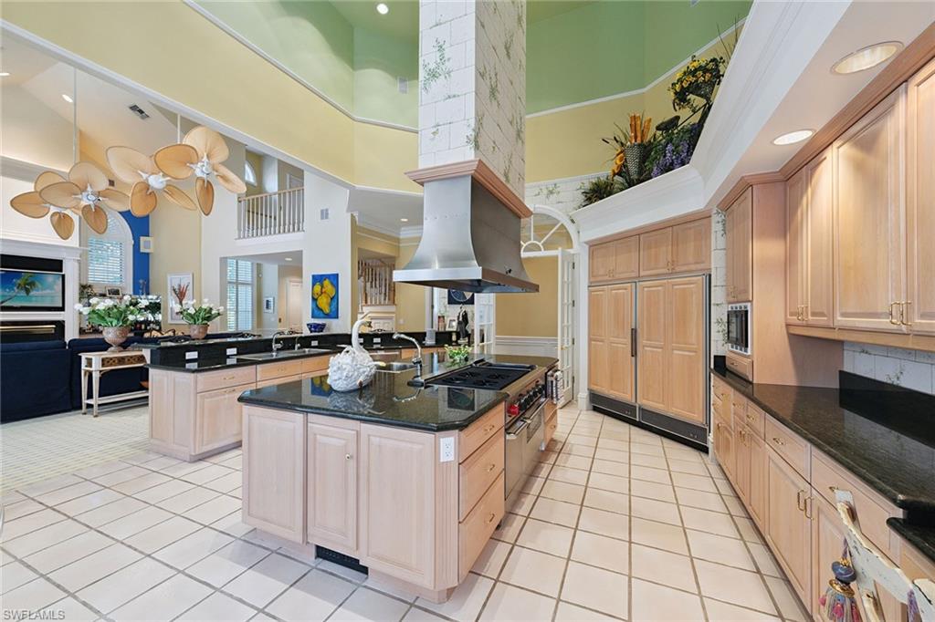 BAY COLONY SHORES - Residential