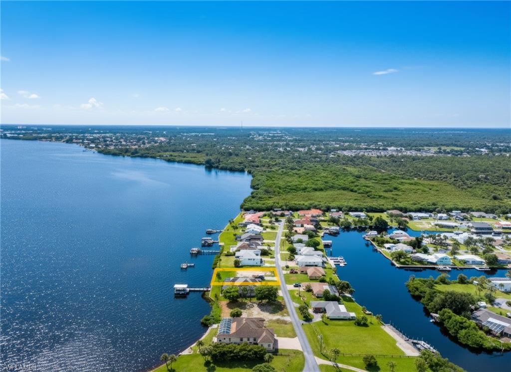 YACHT CLUB COLONY - Land