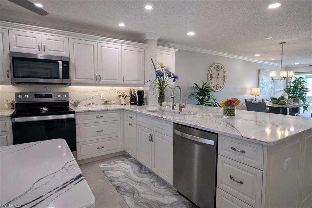 TOWN AND RIVER - Residential