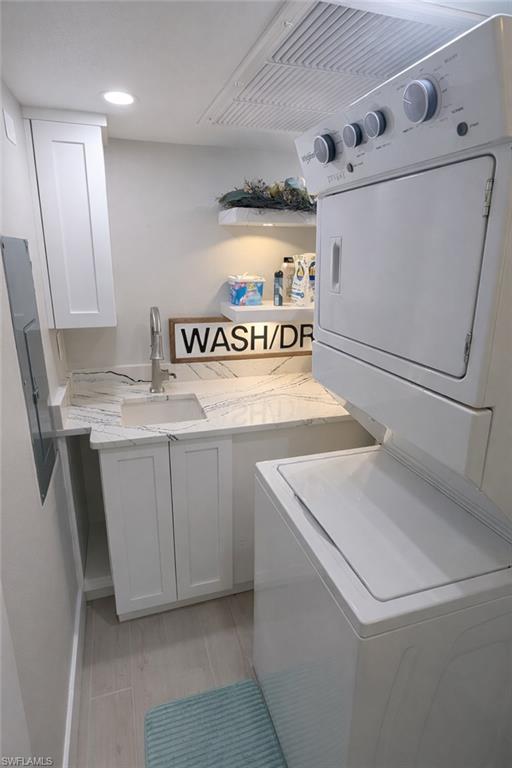 TOWN AND RIVER - Residential