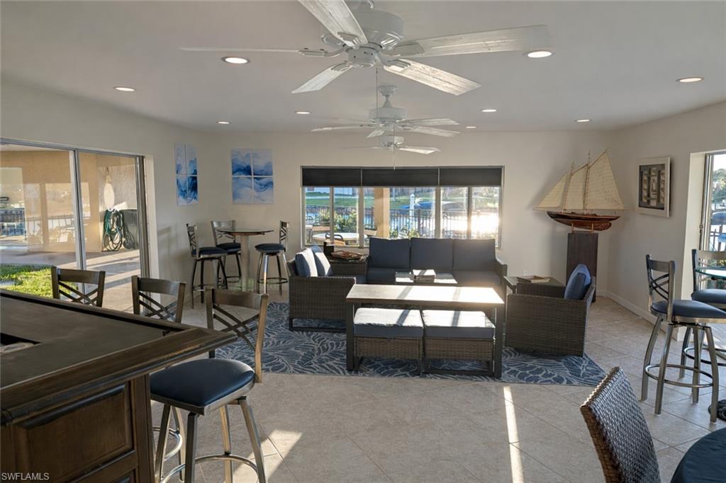 TOWN AND RIVER - Residential