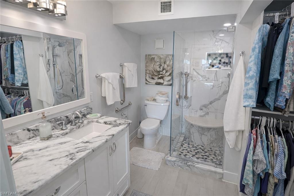 TOWN AND RIVER - Residential