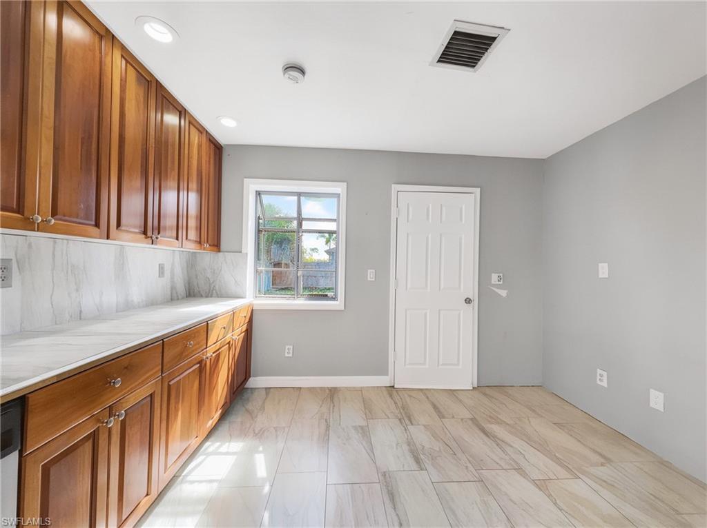 ARROYAL HEIGHTS - Residential Lease