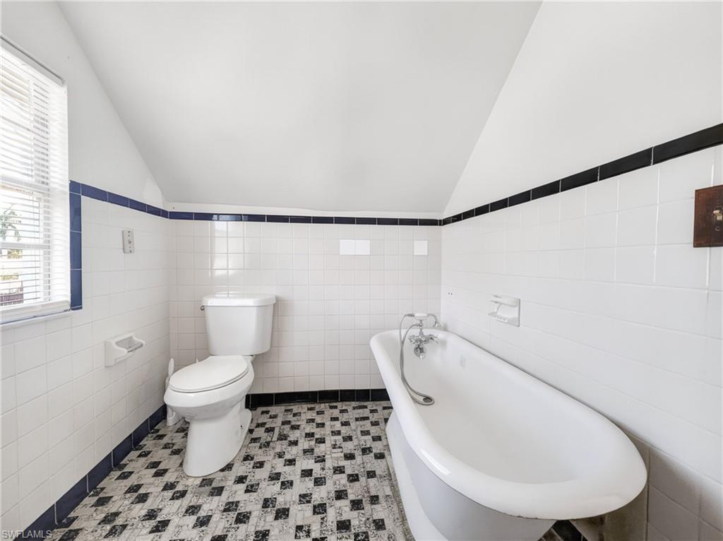 ARROYAL HEIGHTS - Residential Lease