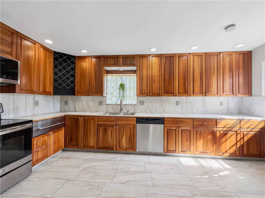 ARROYAL HEIGHTS - Residential Lease