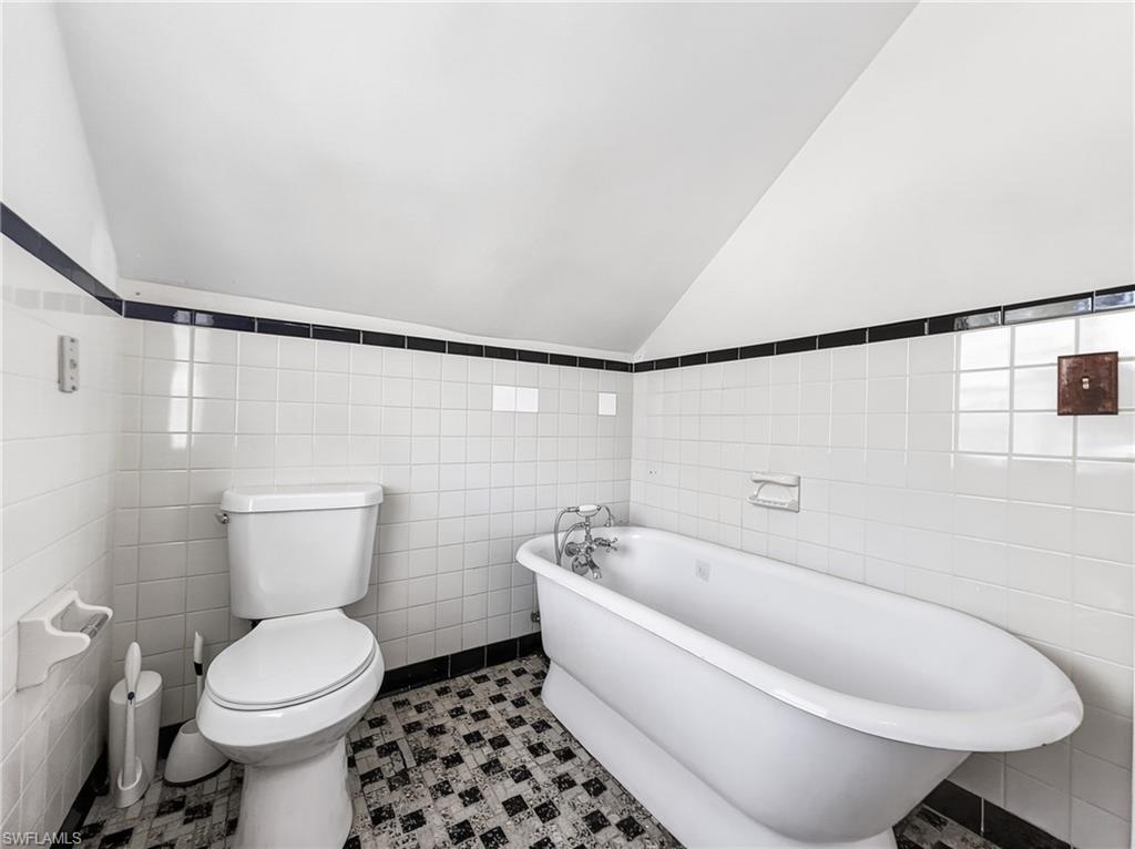 ARROYAL HEIGHTS - Residential Lease