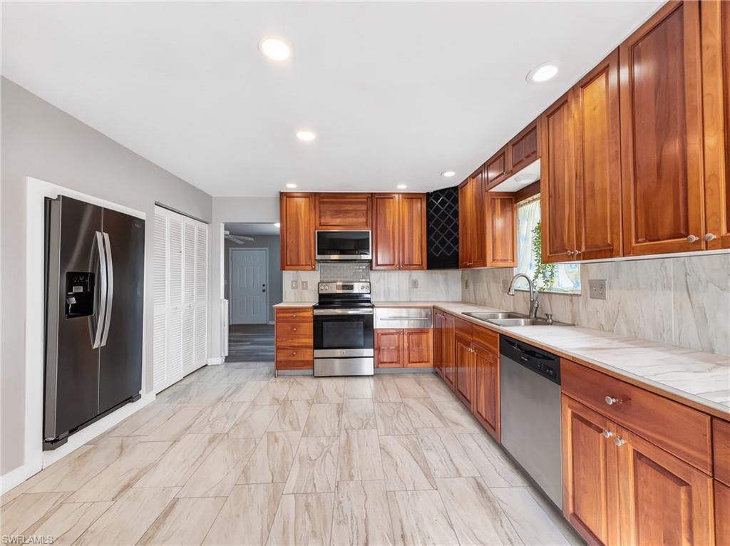 ARROYAL HEIGHTS - Residential Lease