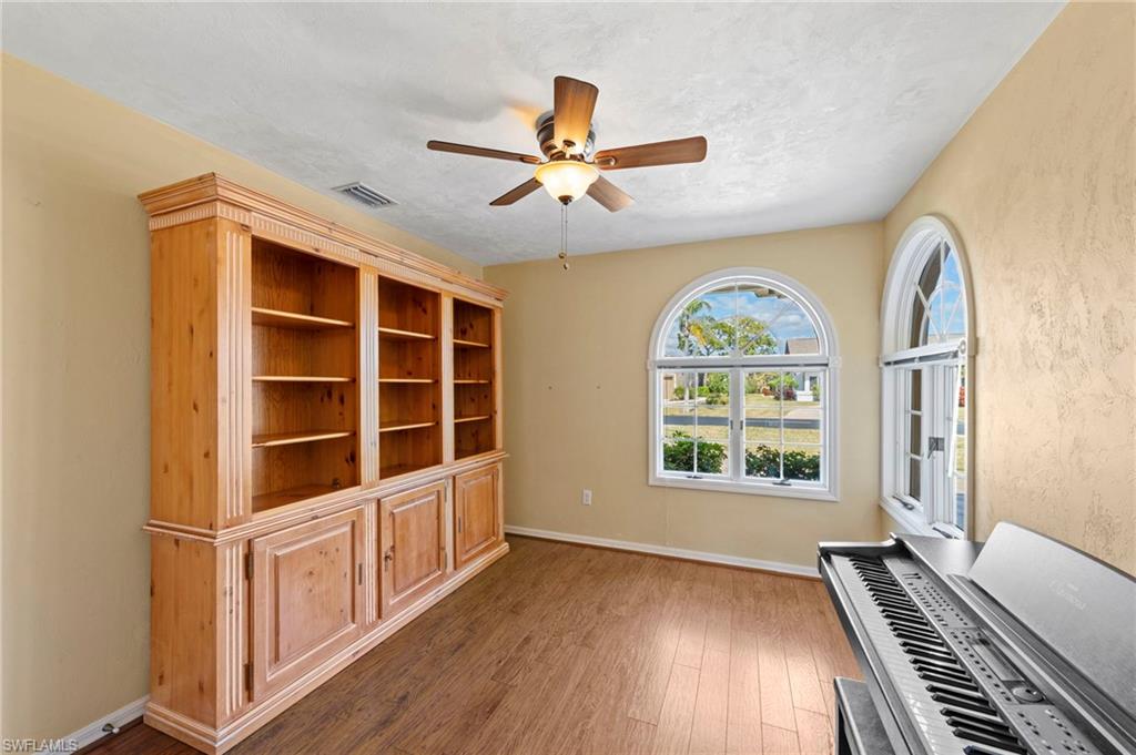 SPANISH WELLS - Residential