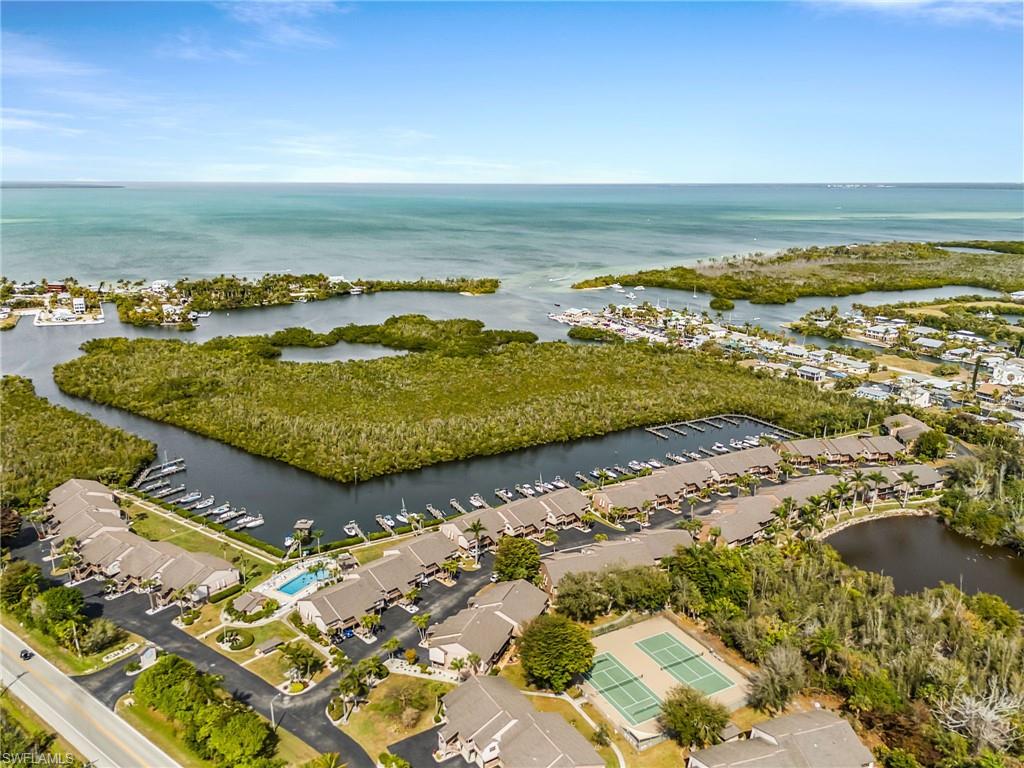 CAPTAINS HARBOR CONDO - Residential