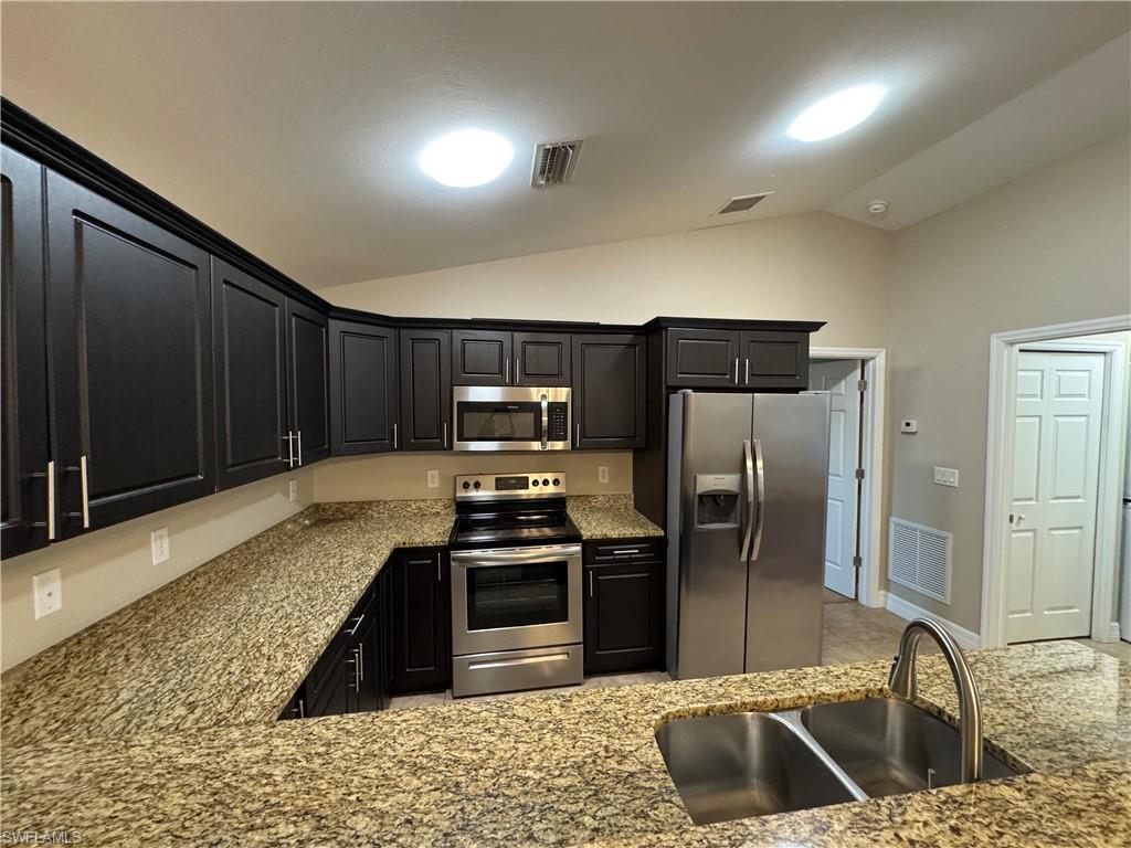 CAPE CORAL - Residential Lease