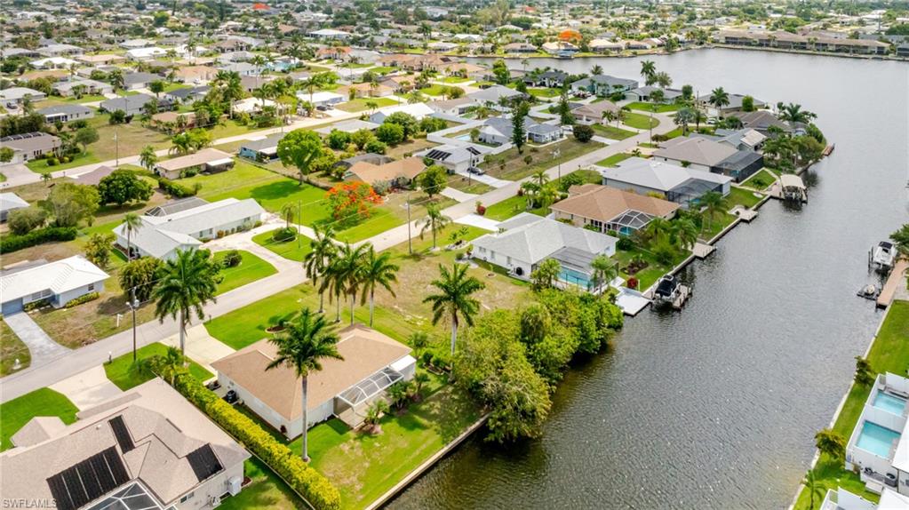 CAPE CORAL - Land