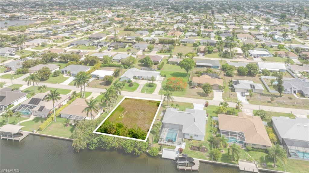 CAPE CORAL - Land
