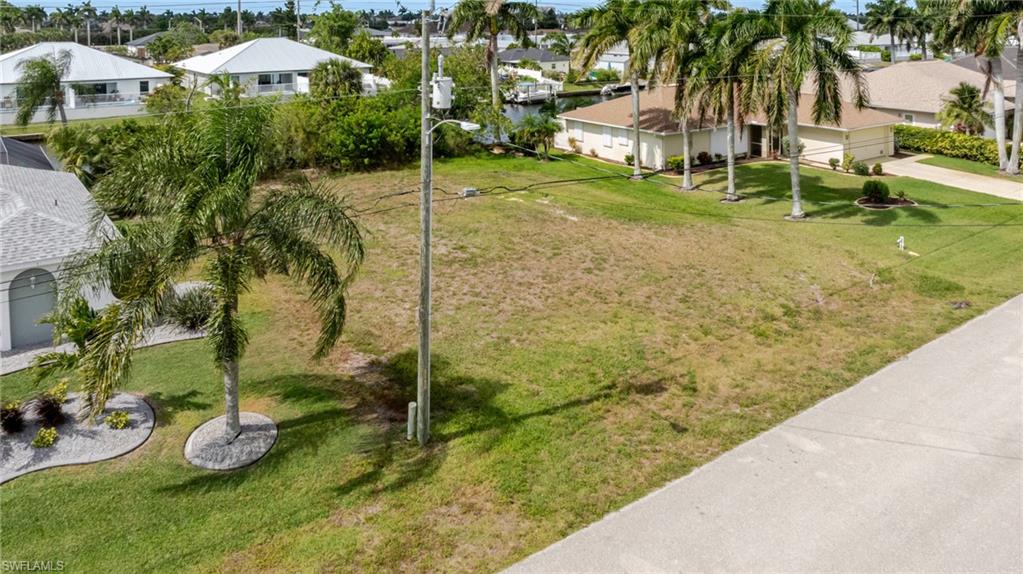 CAPE CORAL - Land