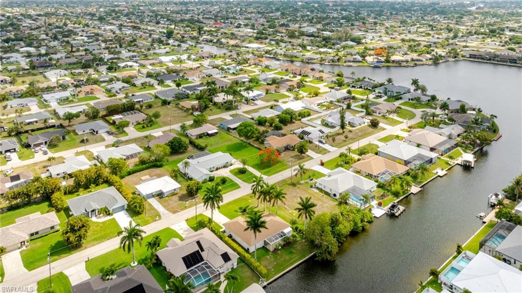 CAPE CORAL - Land