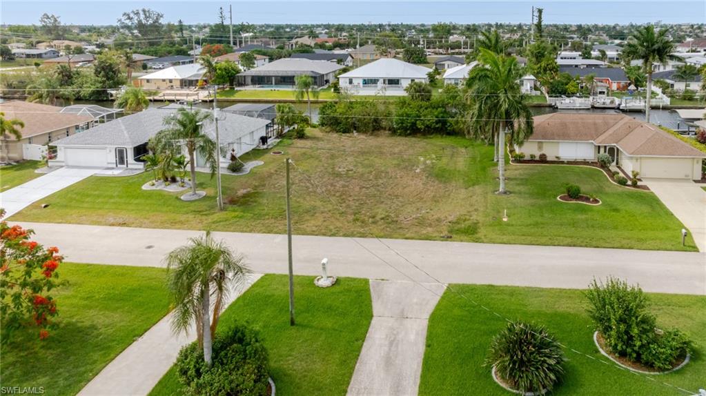CAPE CORAL - Land