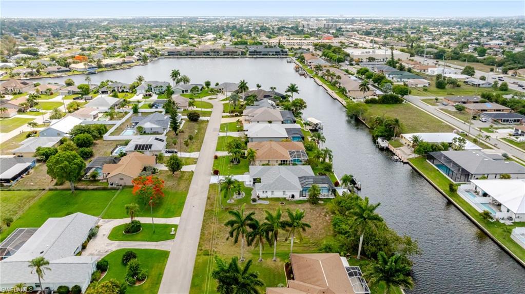 CAPE CORAL - Land