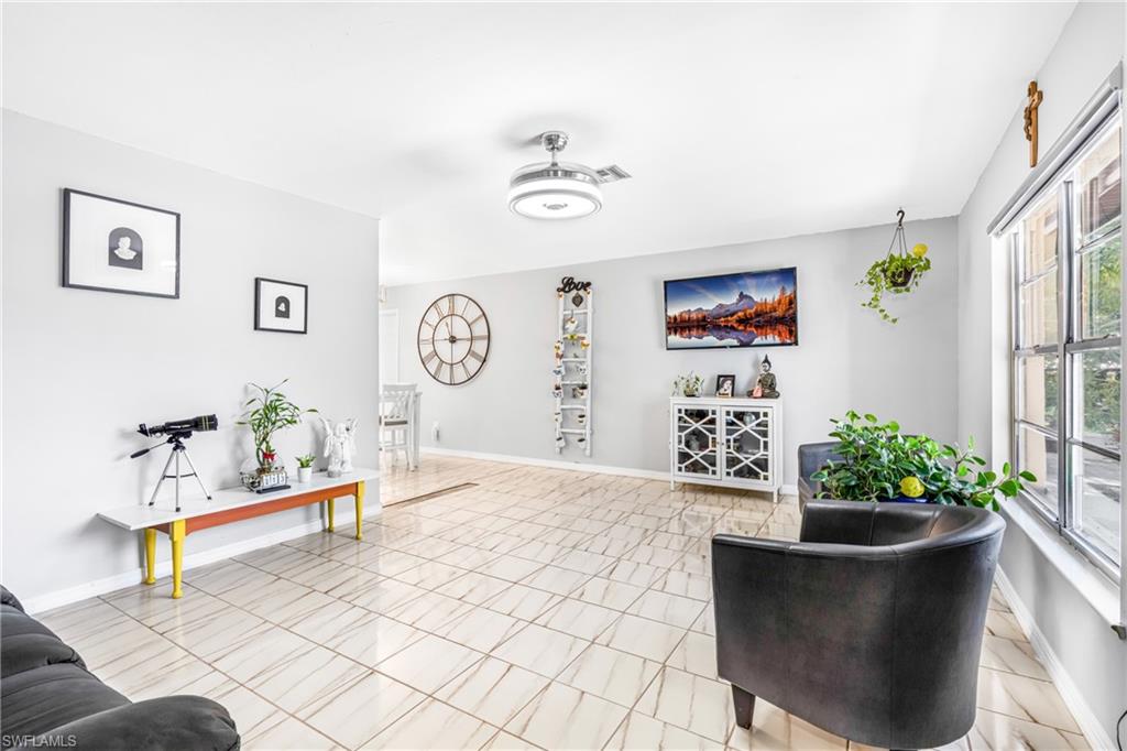 NAPLES MANOR - Residential