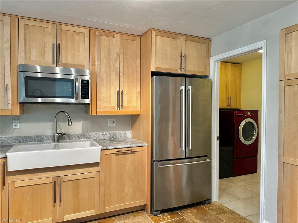 AROYAL PINES - Residential Lease