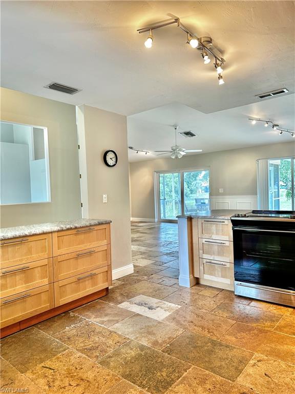 AROYAL PINES - Residential Lease