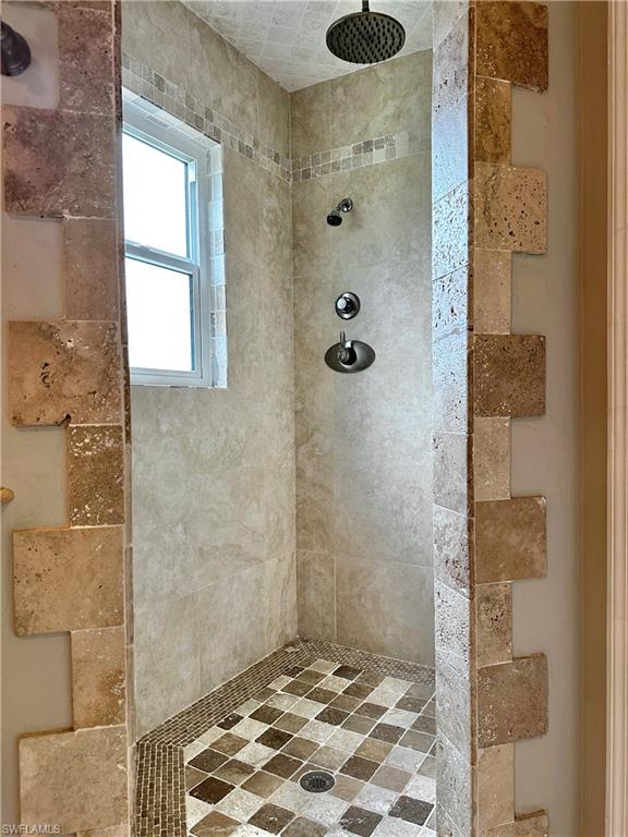 AROYAL PINES - Residential Lease