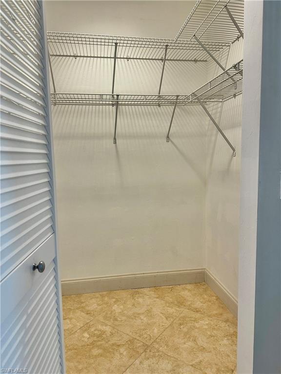 AROYAL PINES - Residential Lease