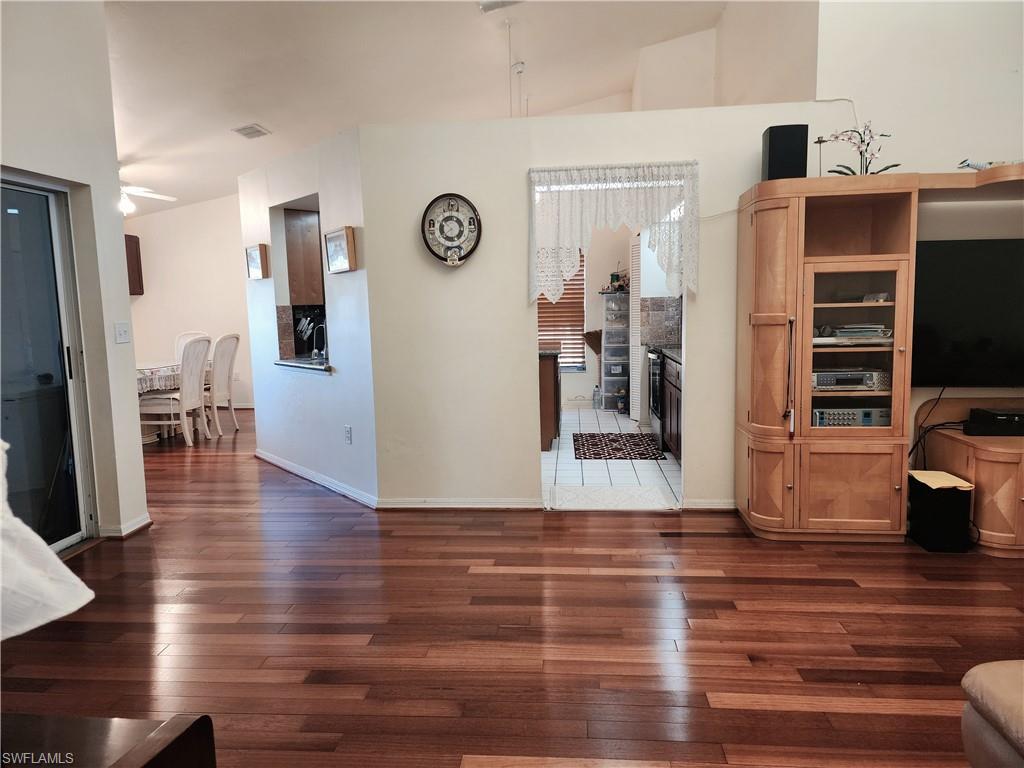 SAN CARLOS PARK - Residential