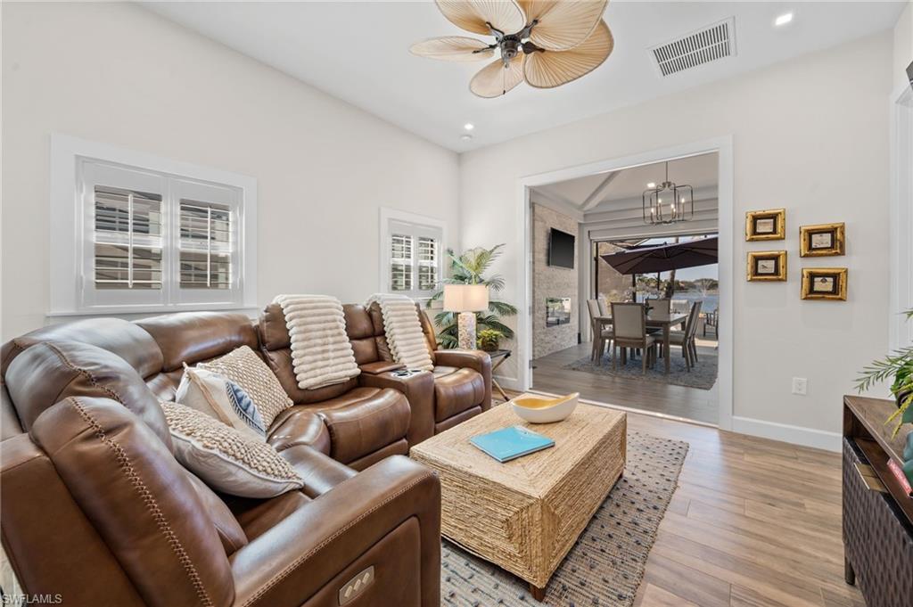 GOLDEN PALMS LUXURY MOTORCOACH RESORT - Land