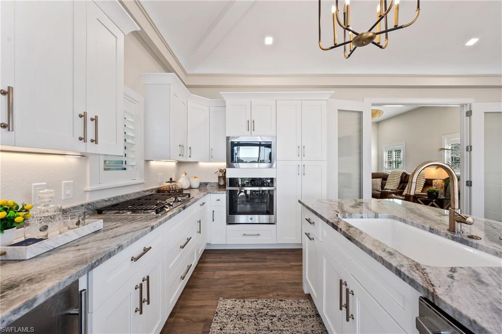 GOLDEN PALMS LUXURY MOTORCOACH RESORT - Land