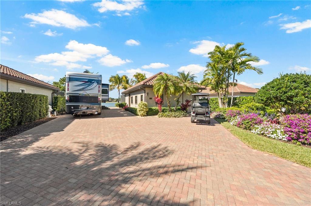 GOLDEN PALMS LUXURY MOTORCOACH RESORT - Land