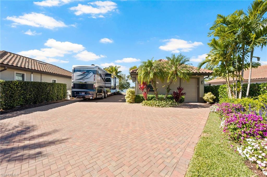 GOLDEN PALMS LUXURY MOTORCOACH RESORT - Land