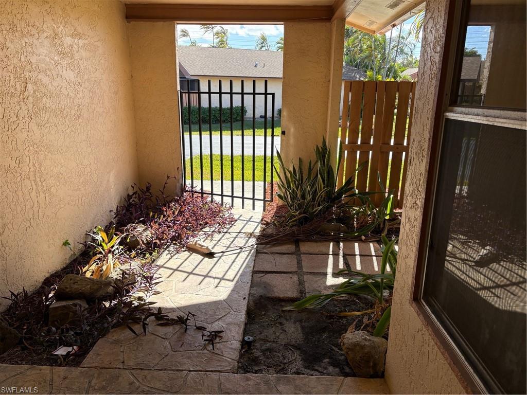 ROYAL WOODS - Residential