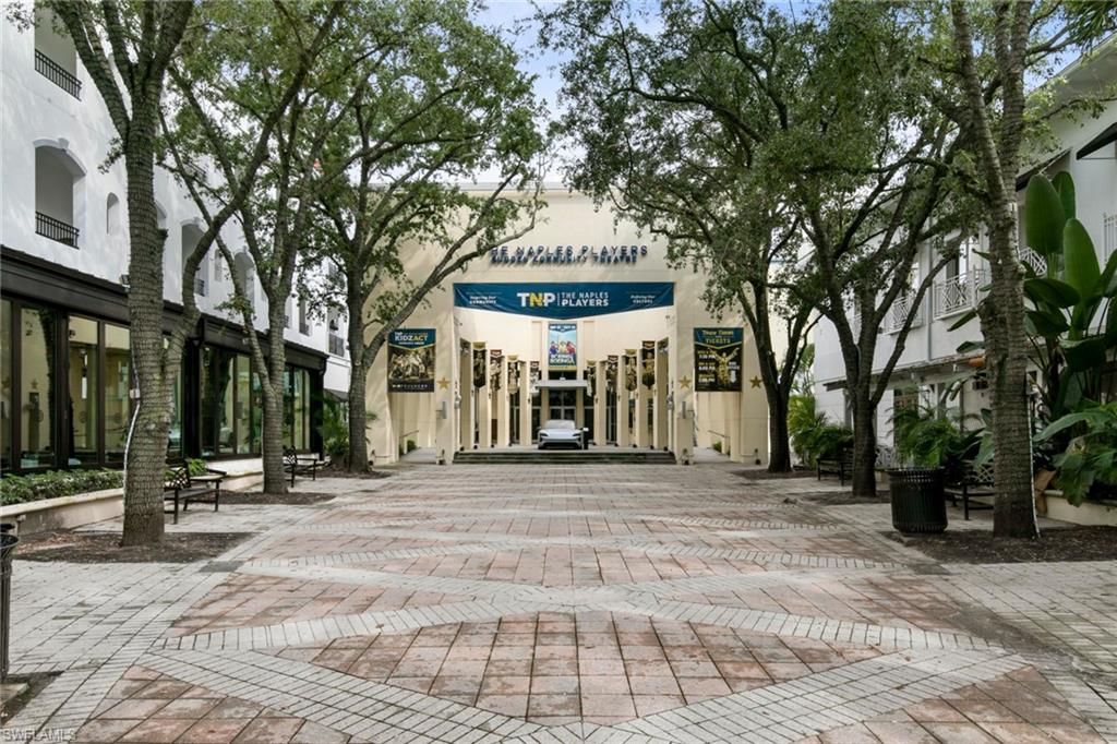 NEAPOLITAN CLUB - Residential