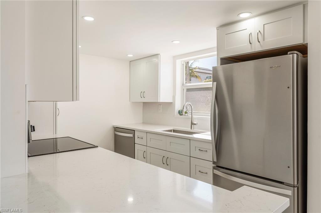 NEAPOLITAN CLUB - Residential